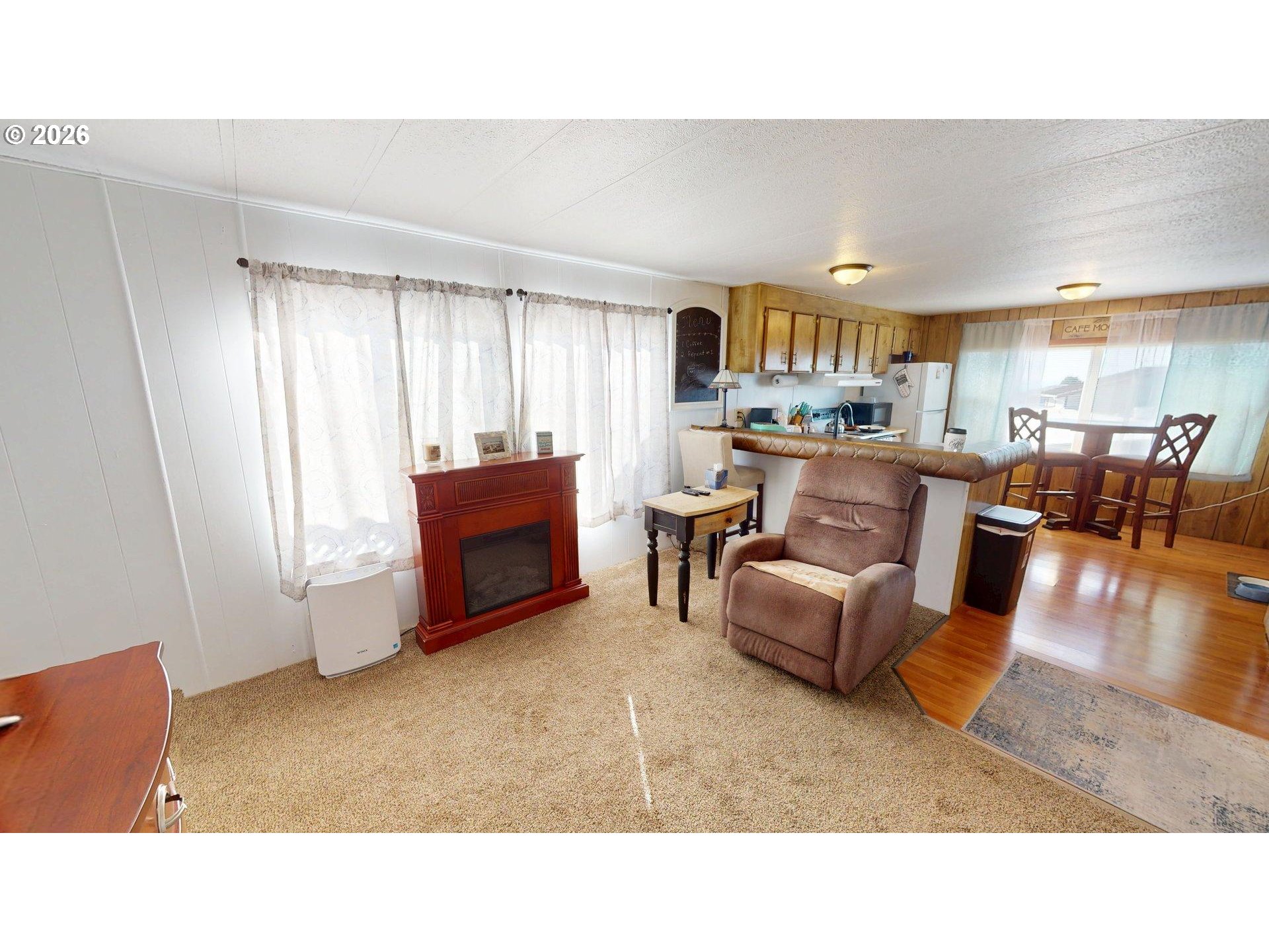 97972 Hallway Road, Unit 22 Brookings, OR 97415 - Photo 6 of 25 Living Room