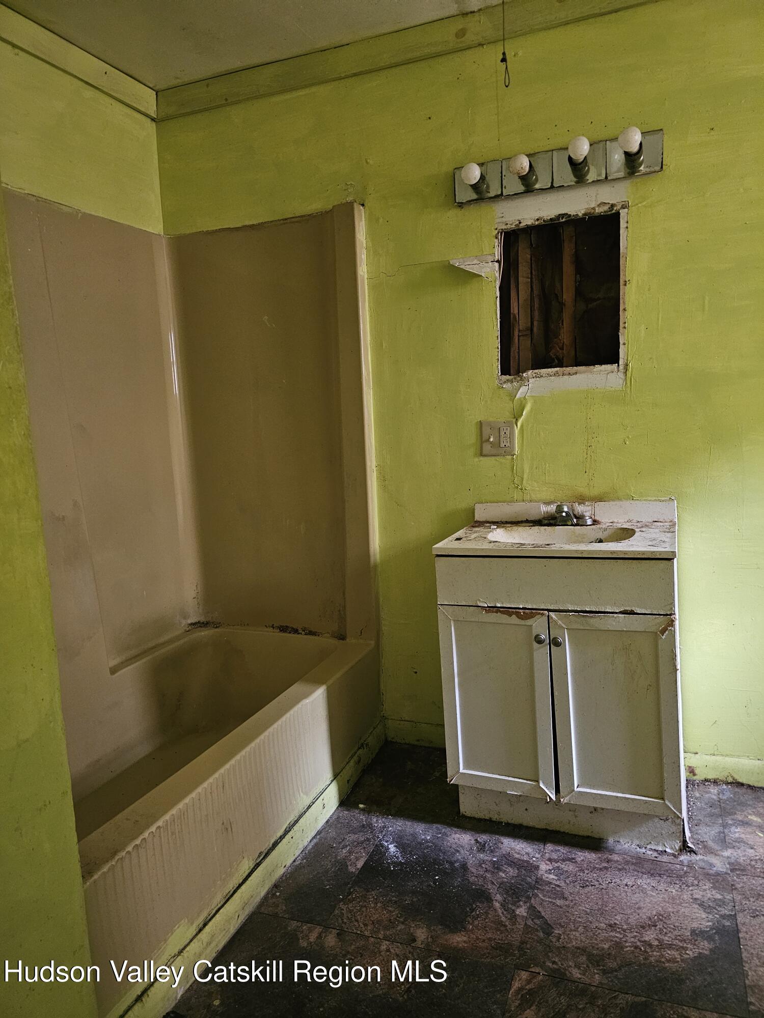 7-9 South 7th Street Hudson, NY 12534 - Photo 10 of 12 bathroom