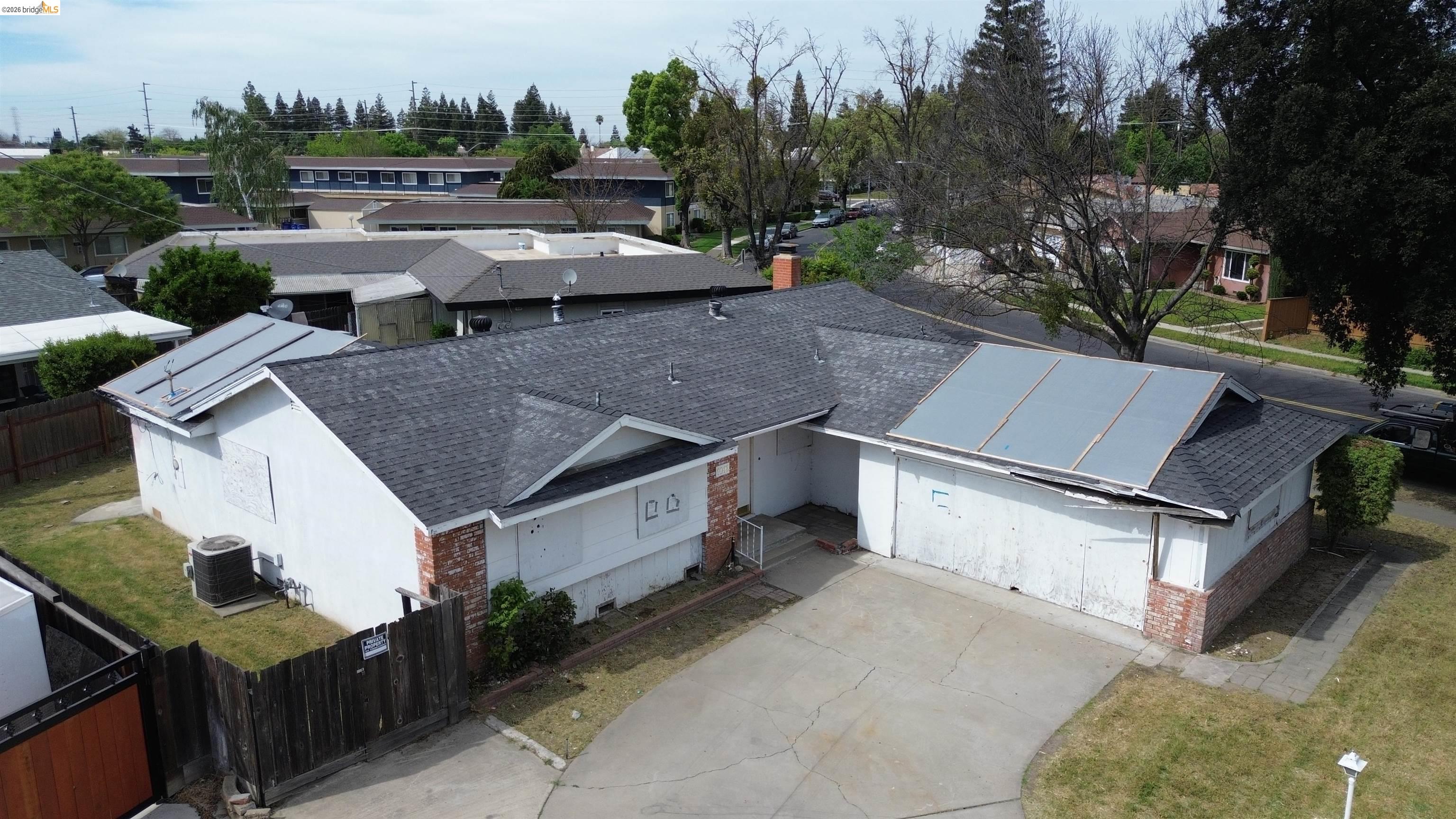 1013 Colonial Court Modesto, CA 95350 - Photo 4 of 30