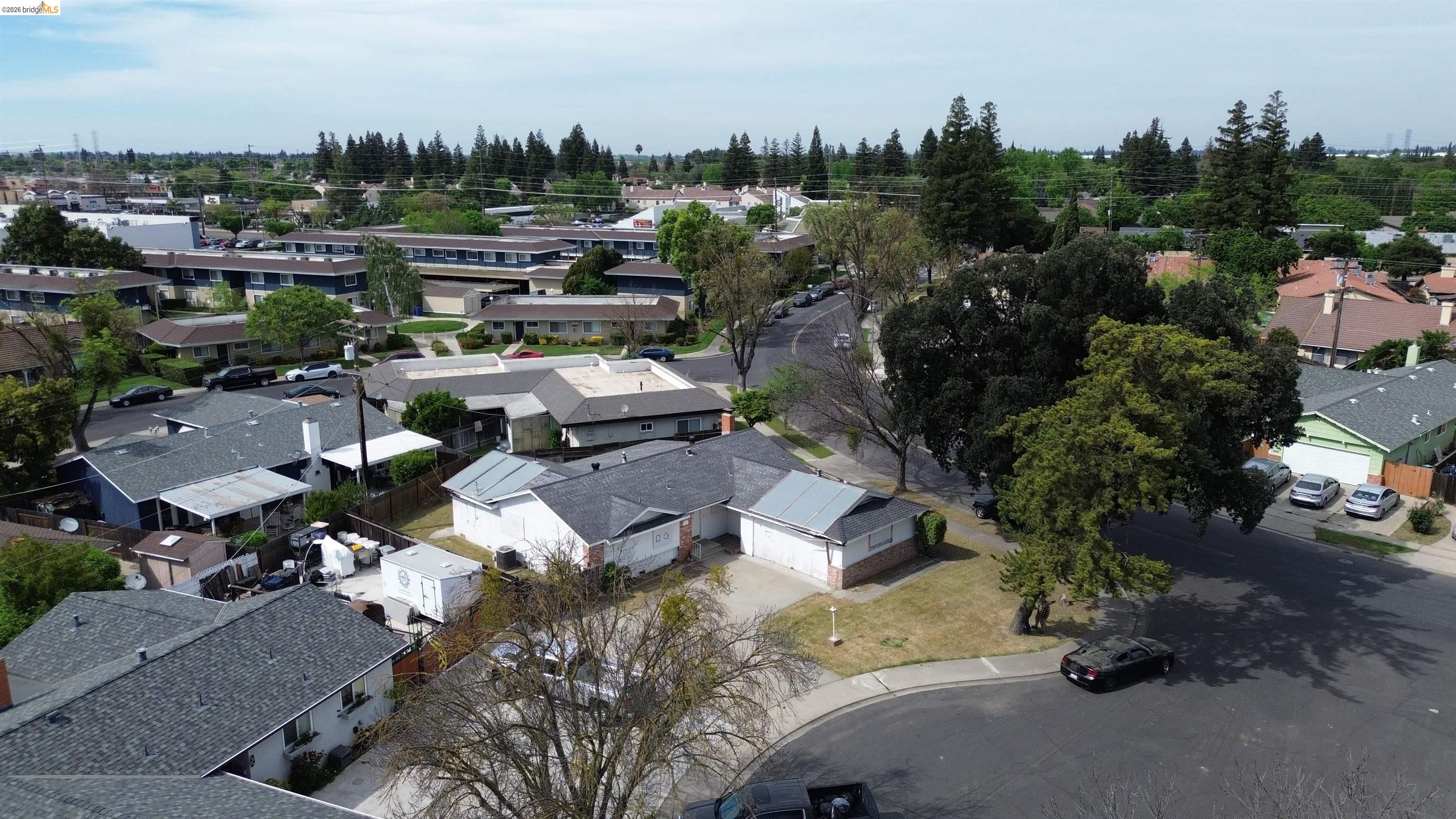 1013 Colonial Court Modesto, CA 95350 - Photo 5 of 30