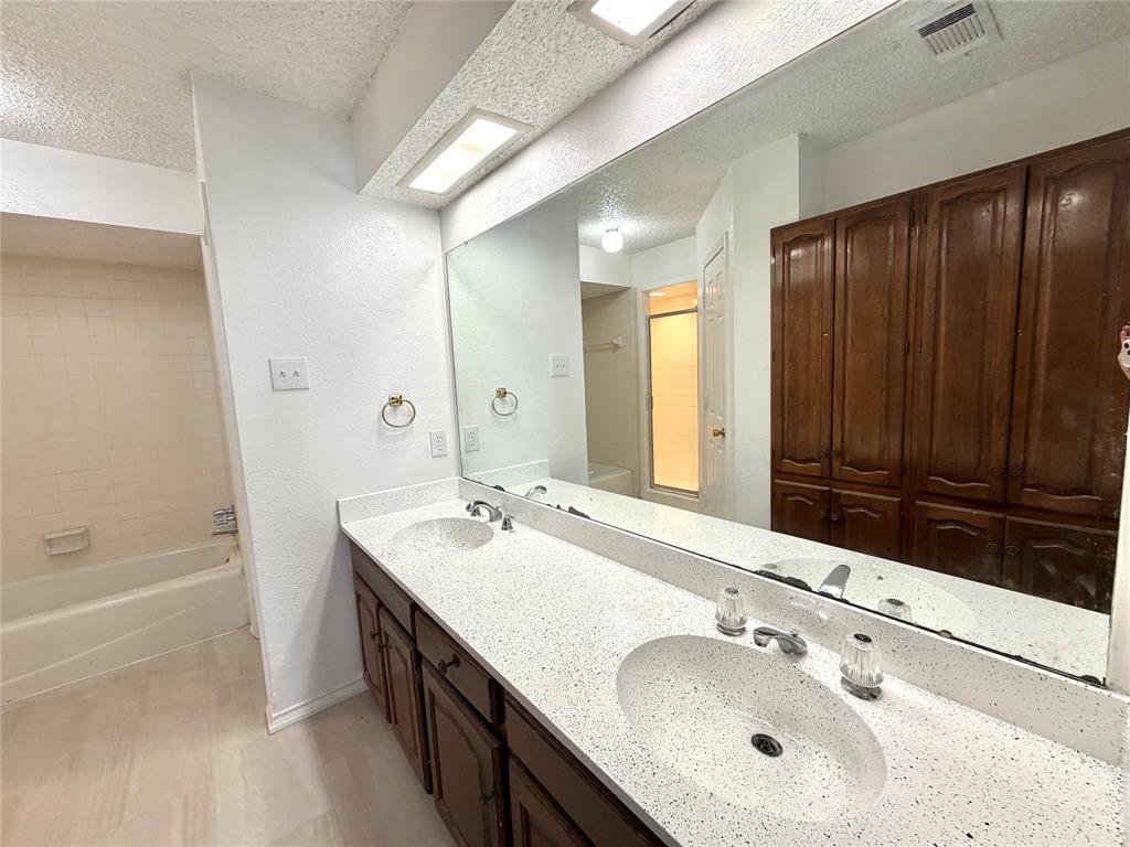 13339 Fall Manor Drive Dallas, TX 75243 - Photo 15 of 16
