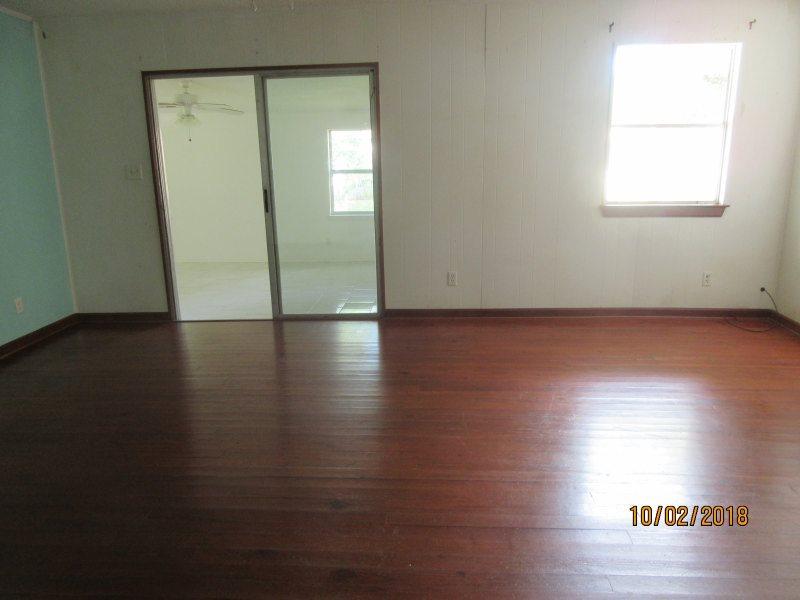 2035 Shannon Road Navarre, FL 32566 - Photo 5 of 11 Family Room