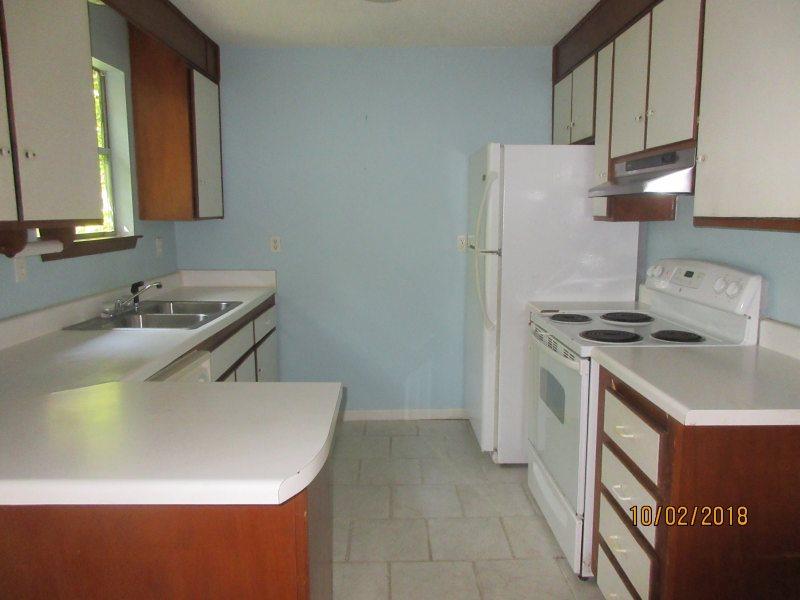 2035 Shannon Road Navarre, FL 32566 - Photo 6 of 11 Kitchen