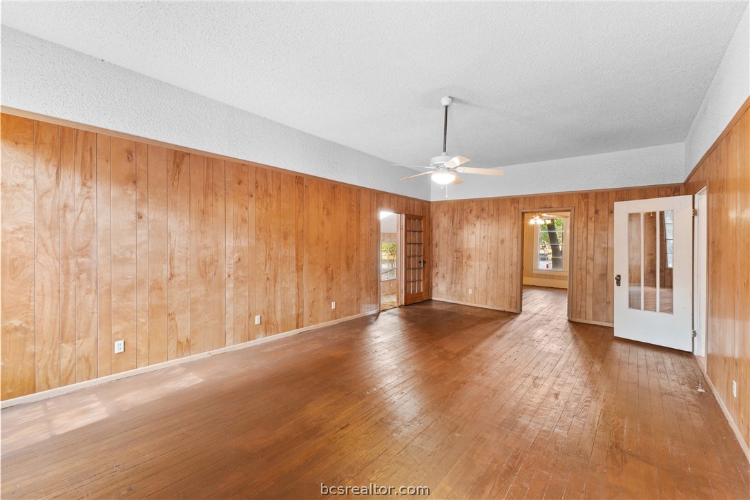 327 12th Street Somerville, TX 77879 - Photo 9 of 30