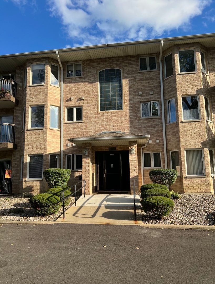 10228 SW Highway, Unit 1C Chicago Ridge, IL 60415 - Photo 3 of 32 Gallery Image 3