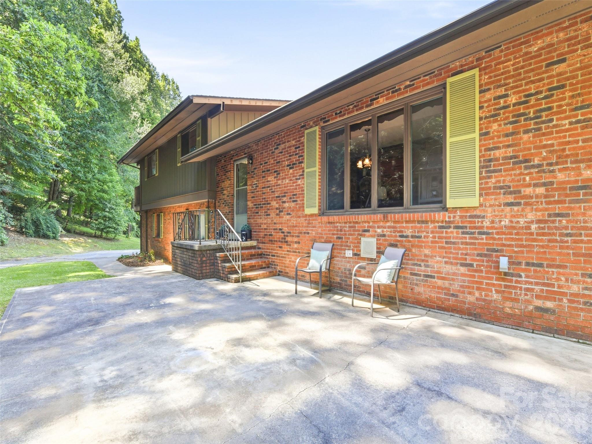 252 Big Stomp Road Waynesville, NC 28786 - Photo 4 of 48
