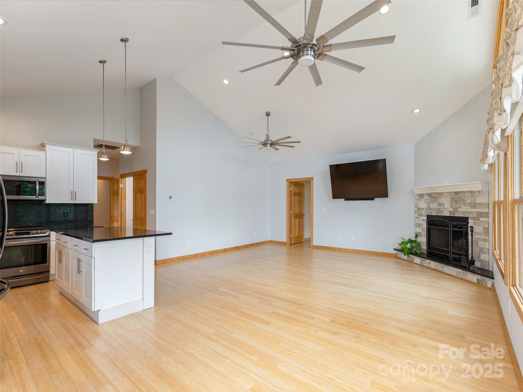 645 Silverglen Way Hendersonville, NC 28792 - Photo 13 of 41