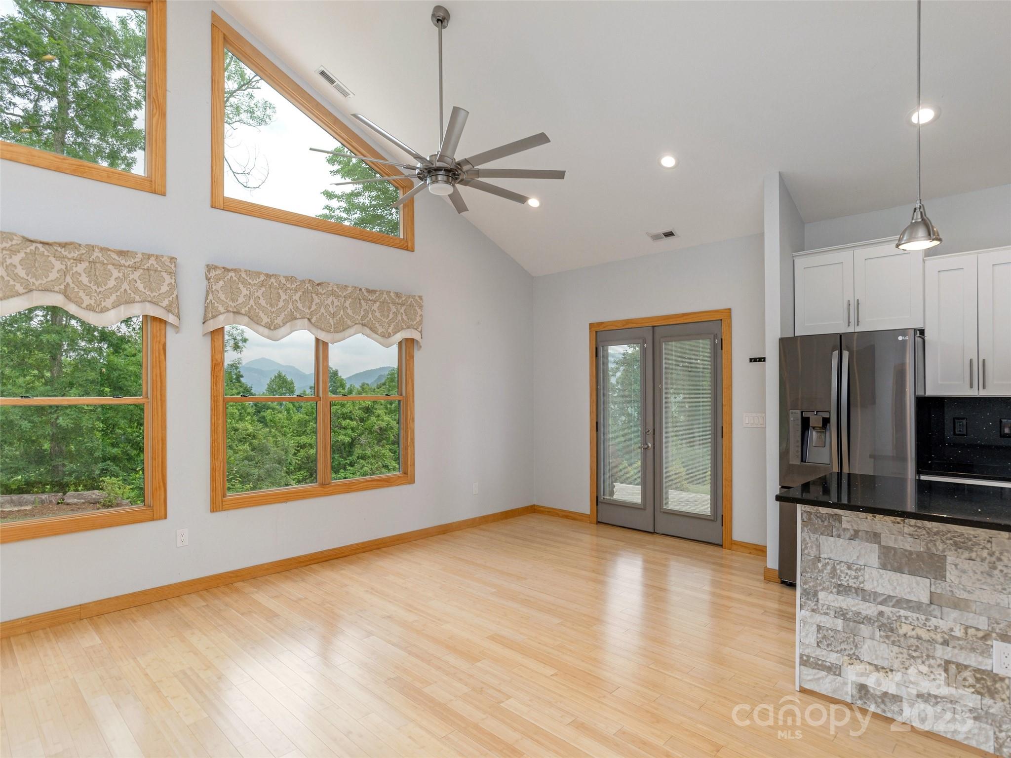 645 Silverglen Way Hendersonville, NC 28792 - Photo 15 of 41