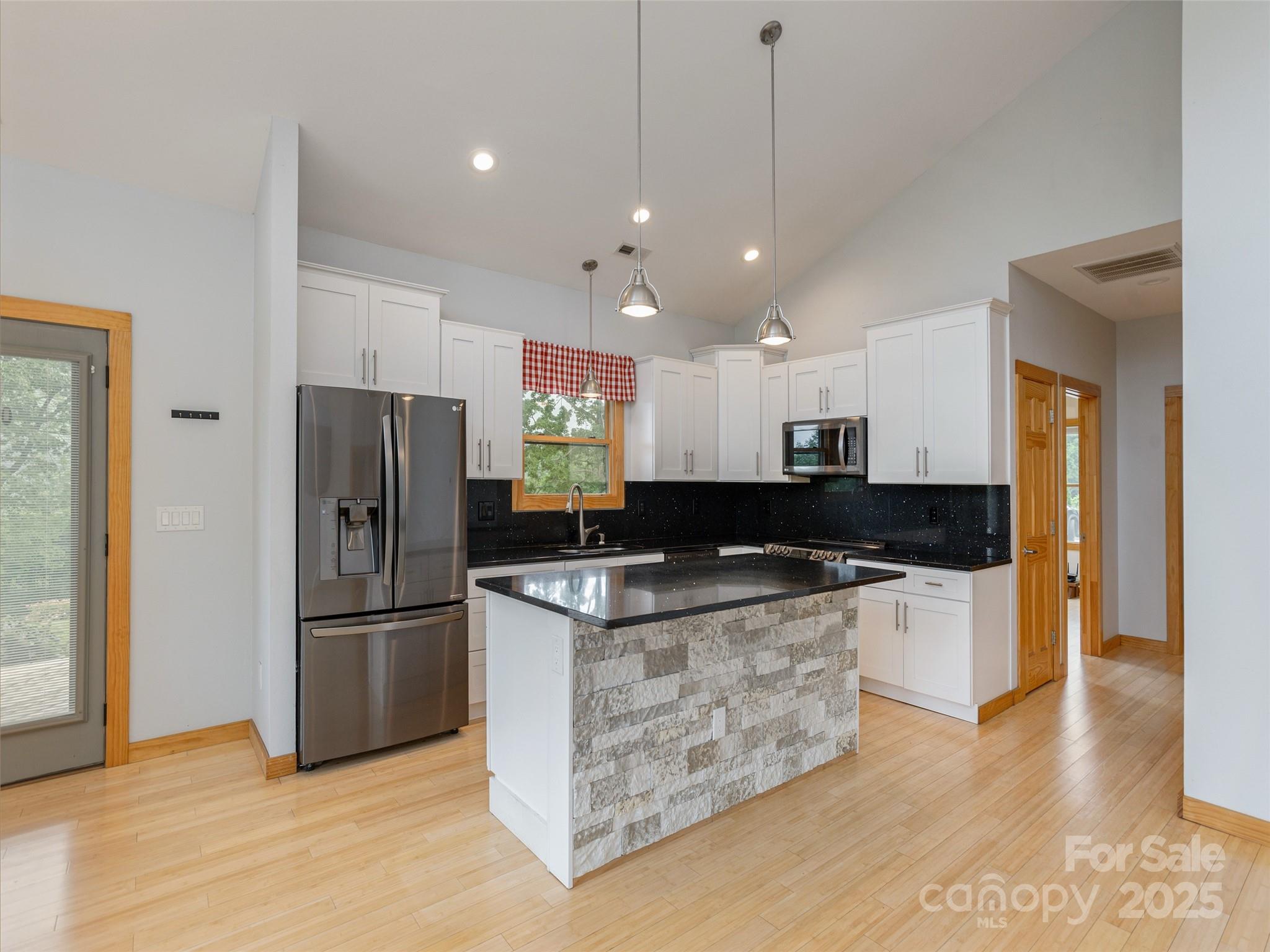 645 Silverglen Way Hendersonville, NC 28792 - Photo 7 of 41