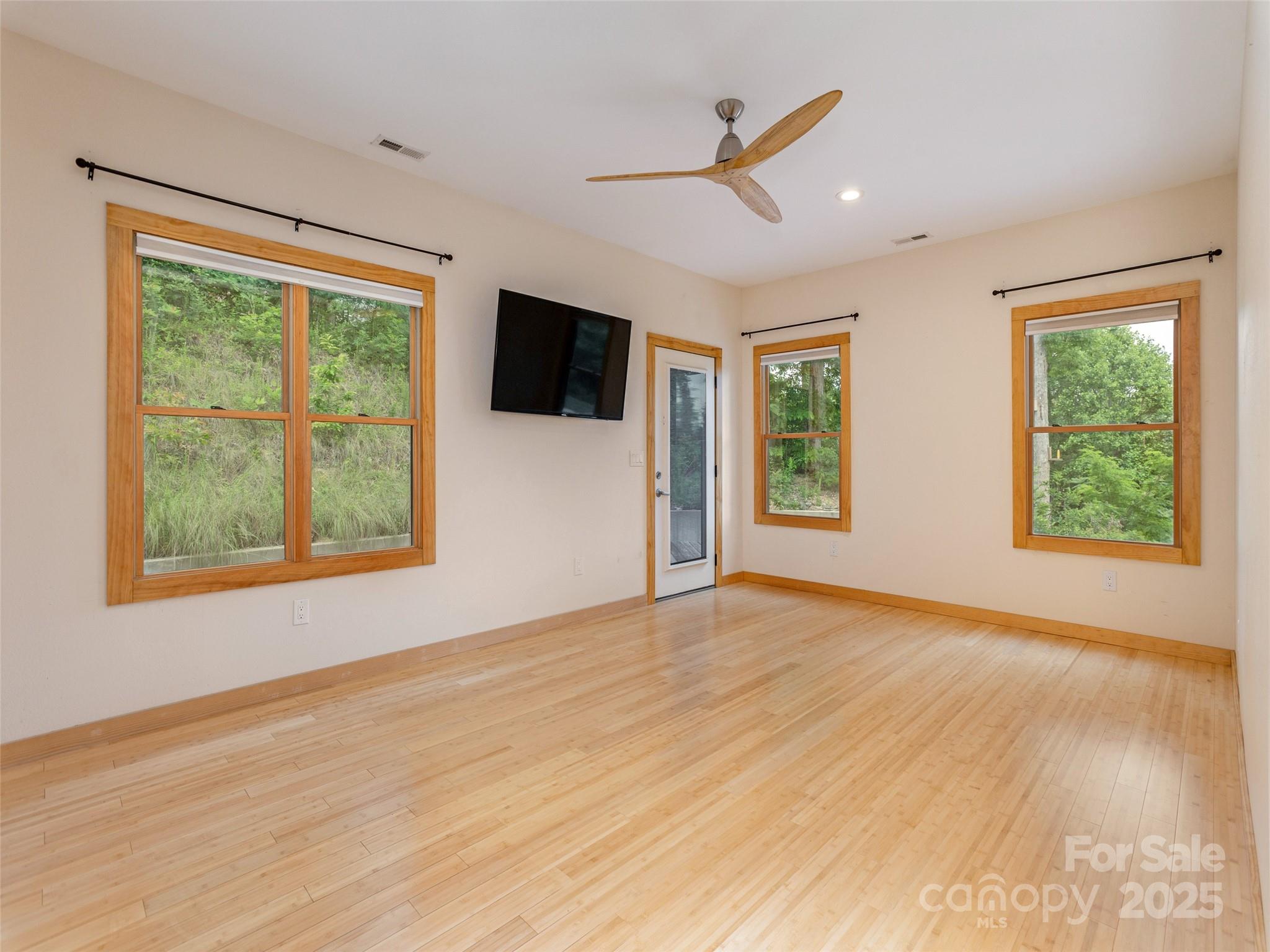 645 Silverglen Way Hendersonville, NC 28792 - Photo 9 of 41