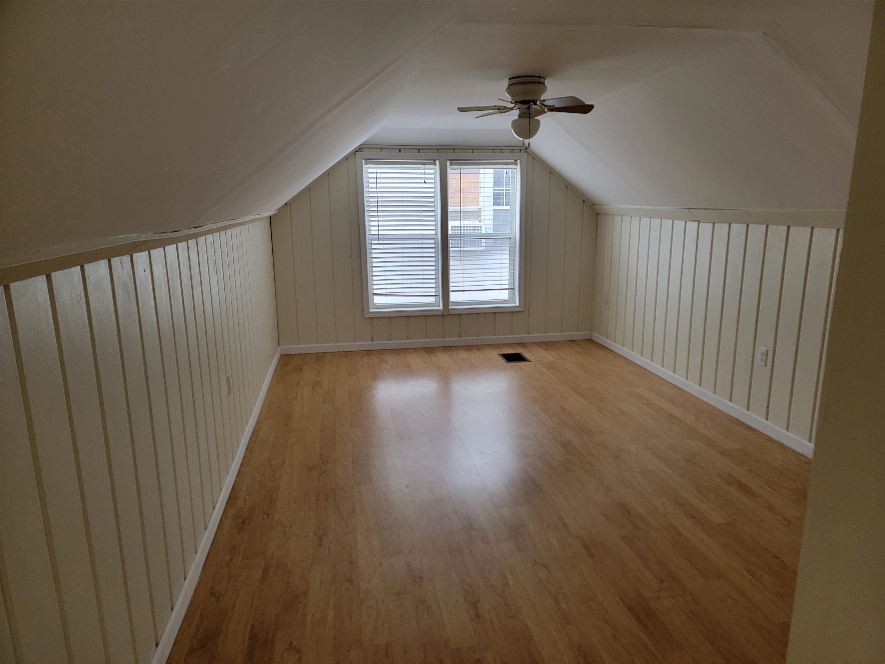 730 West Atherton Road Flint, MI 48507 - Photo 27 of 30 50134086-36fede4d-9fa7-409e-a877-83ed5354dc37.JPG