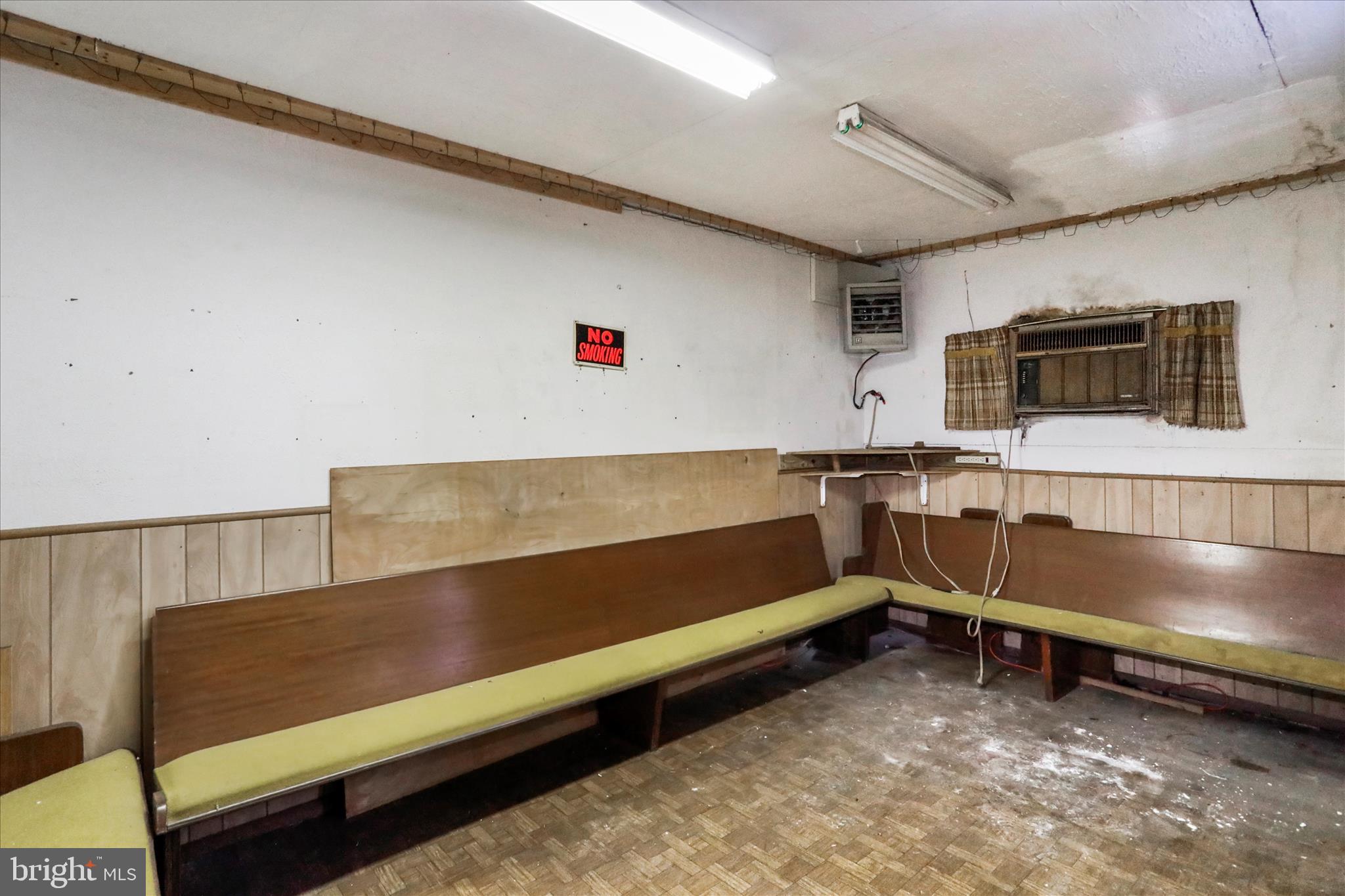 641 South Raleigh Street Martinsburg, WV 25401 - Photo 28 of 34 a view of livingroom with furniture