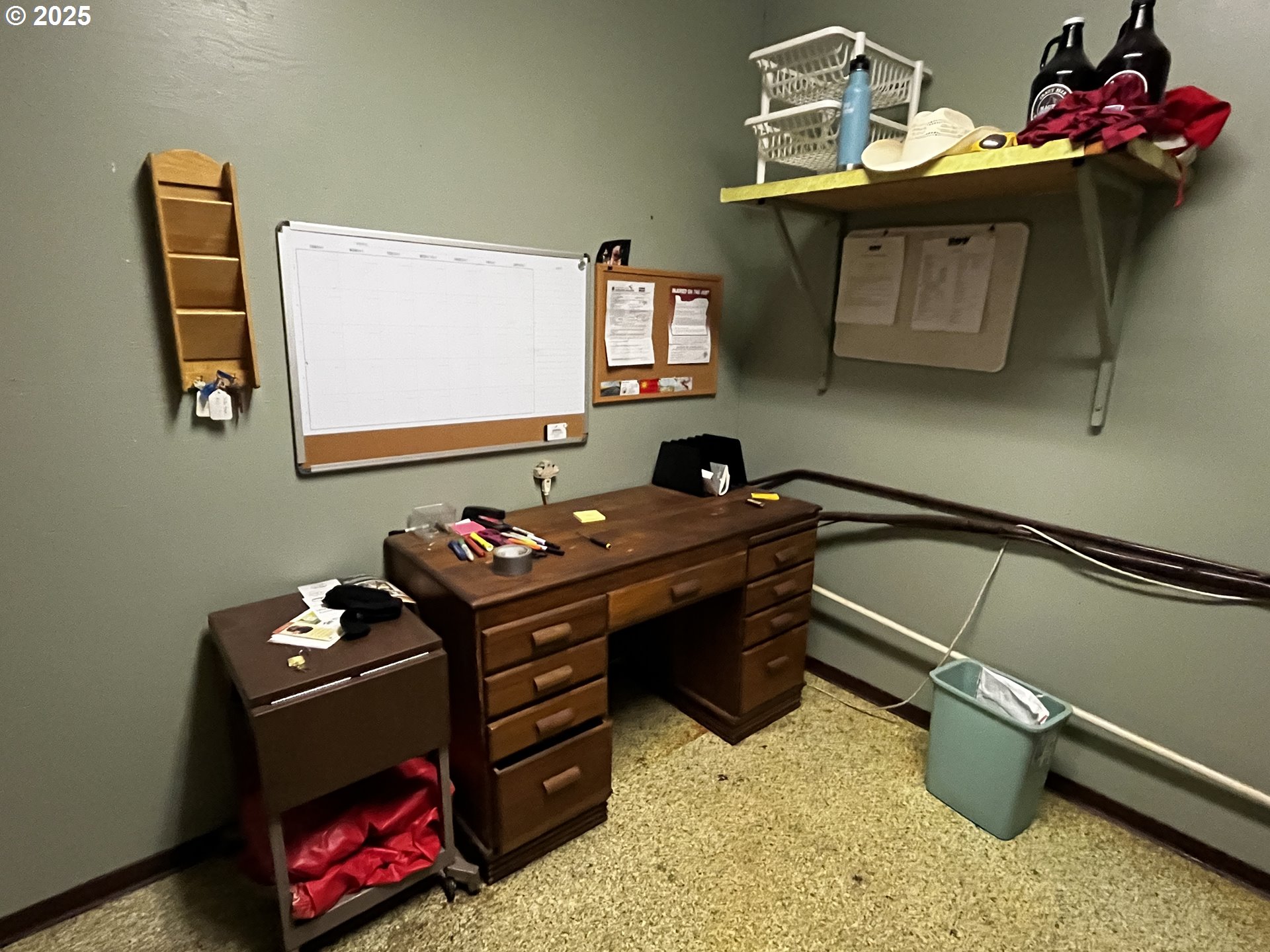99 3rd Street Maupin, OR 97037 - Photo 27 of 29 a room with furniture and equipment