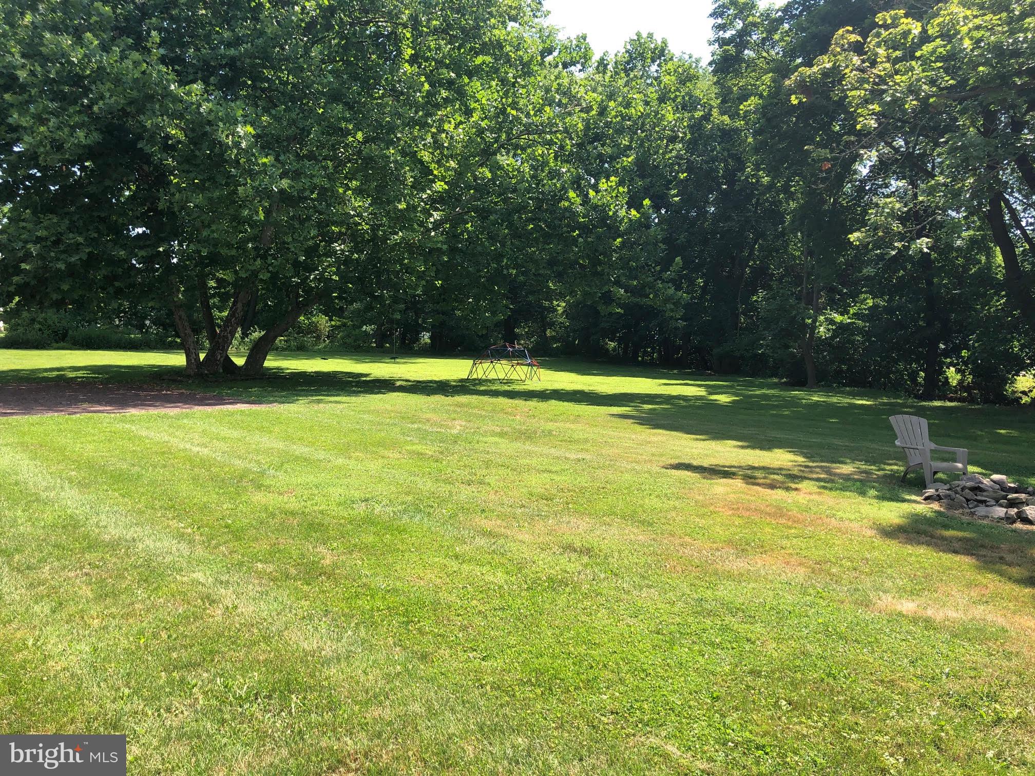 1195 Bristol Road Southampton, PA 18966 - Photo 37 of 41 Backyard view