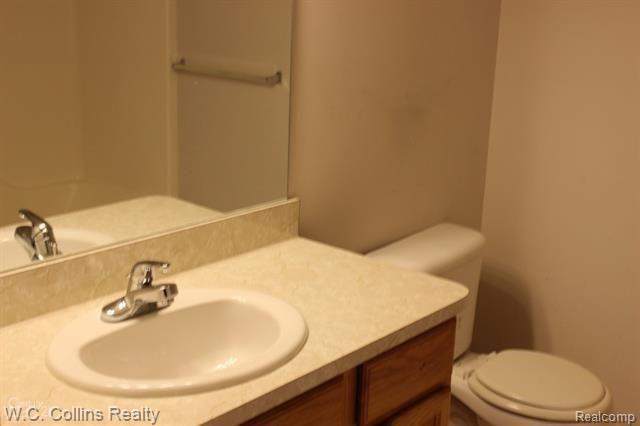 33546 Utica Road Fraser, MI 48026 - Photo 8 of 13 8.JPG