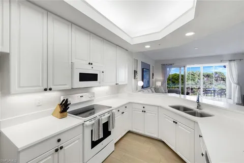 $579,000 | 25161 Sandpiper Greens Court, Unit 203, Bonita Springs, FL 34134