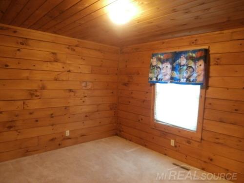 1054 Legion Road Owosso, MI 48867 - Photo 11 of 28 31257481-10.JPG