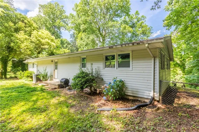 $2,300 | 1224 Fenimore Street, Winston-Salem, NC 27103