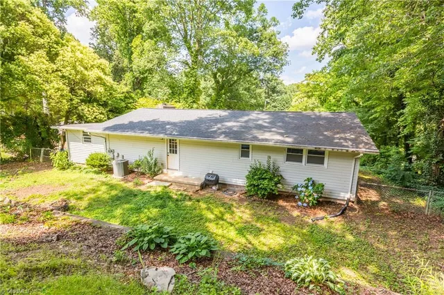 $2,300 | 1224 Fenimore Street, Winston-Salem, NC 27103