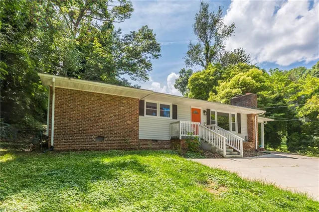 $2,300 | 1224 Fenimore Street, Winston-Salem, NC 27103