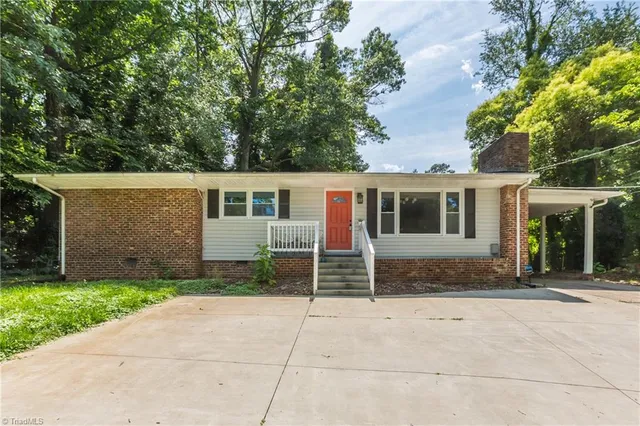 $2,300 | 1224 Fenimore Street, Winston-Salem, NC 27103