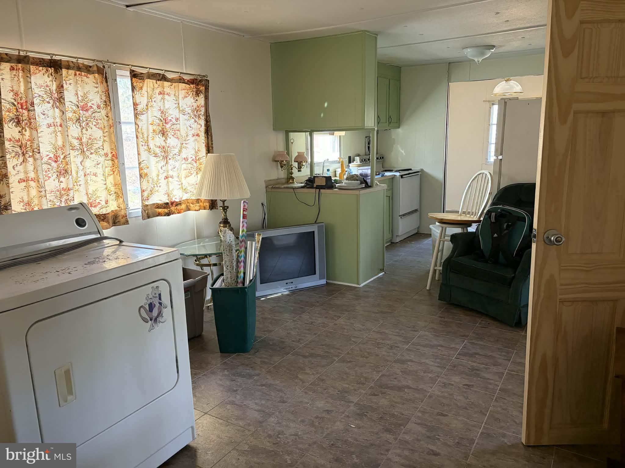 6427 Back Creek Road High View, WV 26808 - Photo 4 of 14 a utility room with a washer and dryer