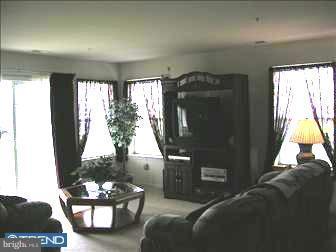 65 Wagon Wheel Road Quakertown, PA 18951 - Photo 4 of 6 Gallery Image 4