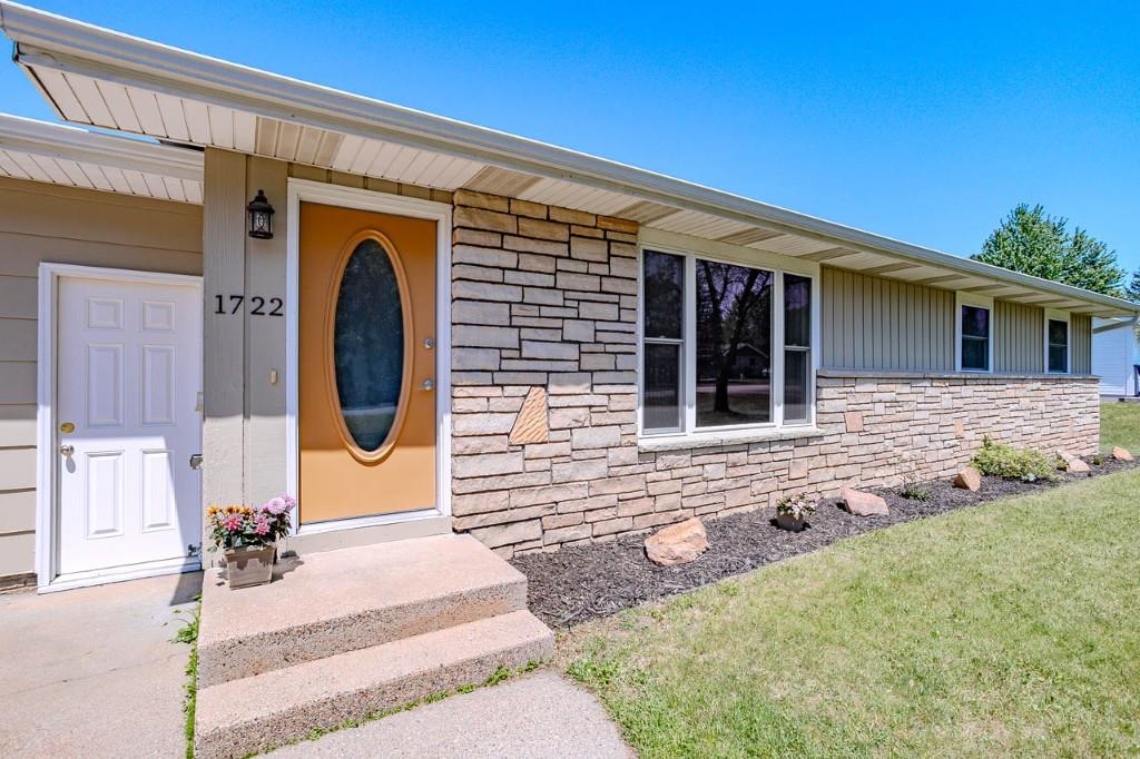 1722 Forsyth Road Kronenwetter, WI 54455 - Photo 5 of 60