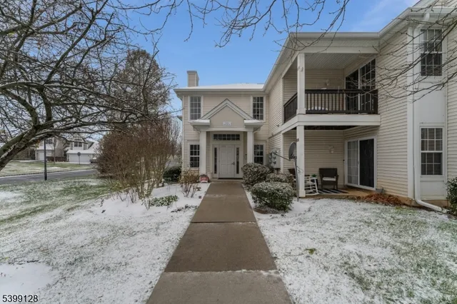 $239,900 | 52 Overlook Drive, Stewartsville, NJ 08886