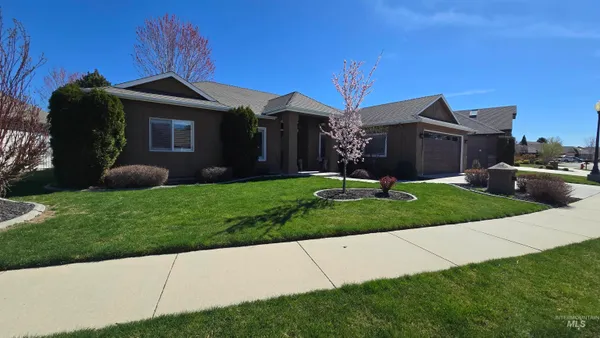 $650,000 | 2898 North Silverleaf Way, Meridian, ID 83646