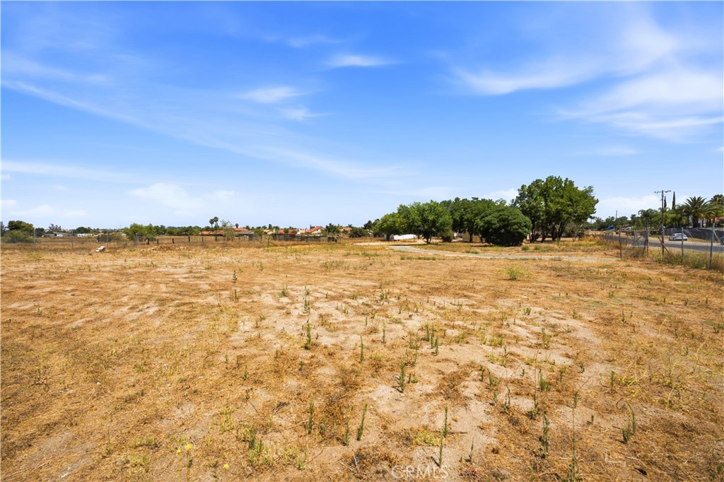 21820 Cajalco Road Perris, CA 92570 - Photo 36 of 42