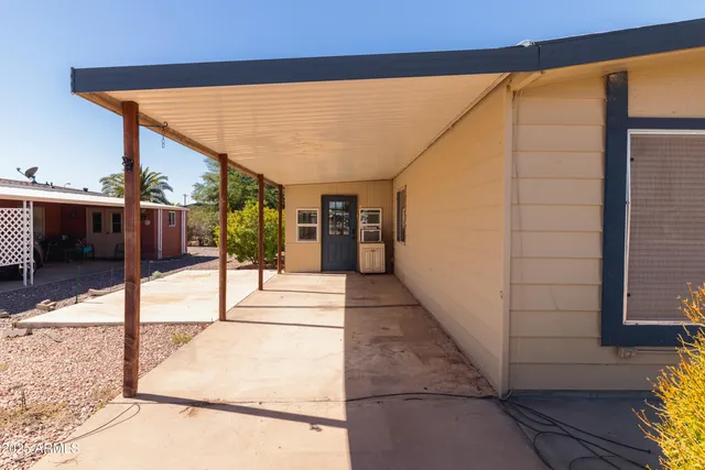 a view of an empty room with window