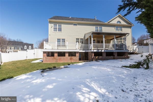 18314 Commandery Way Olney, MD 20832 - Photo 15 of 29 backyard with putting greent