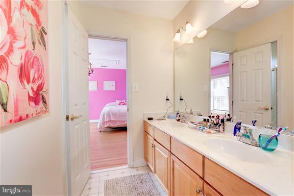 18314 Commandery Way Olney, MD 20832 - Photo 18 of 29 jack & jill bath room