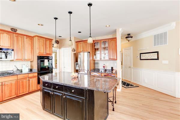 18314 Commandery Way Olney, MD 20832 - Photo 6 of 29 kitchen with huge island