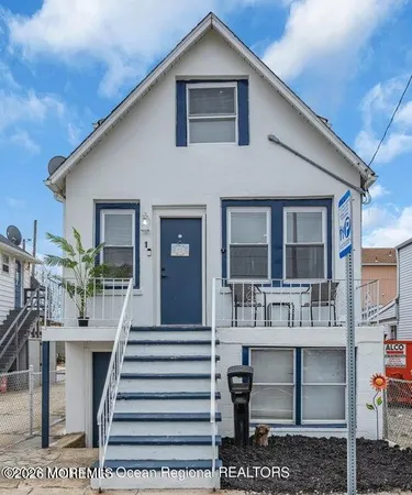 $2,300 | 115 Blaine Avenue, Unit UPSTAIRS, Seaside Heights, NJ 08751