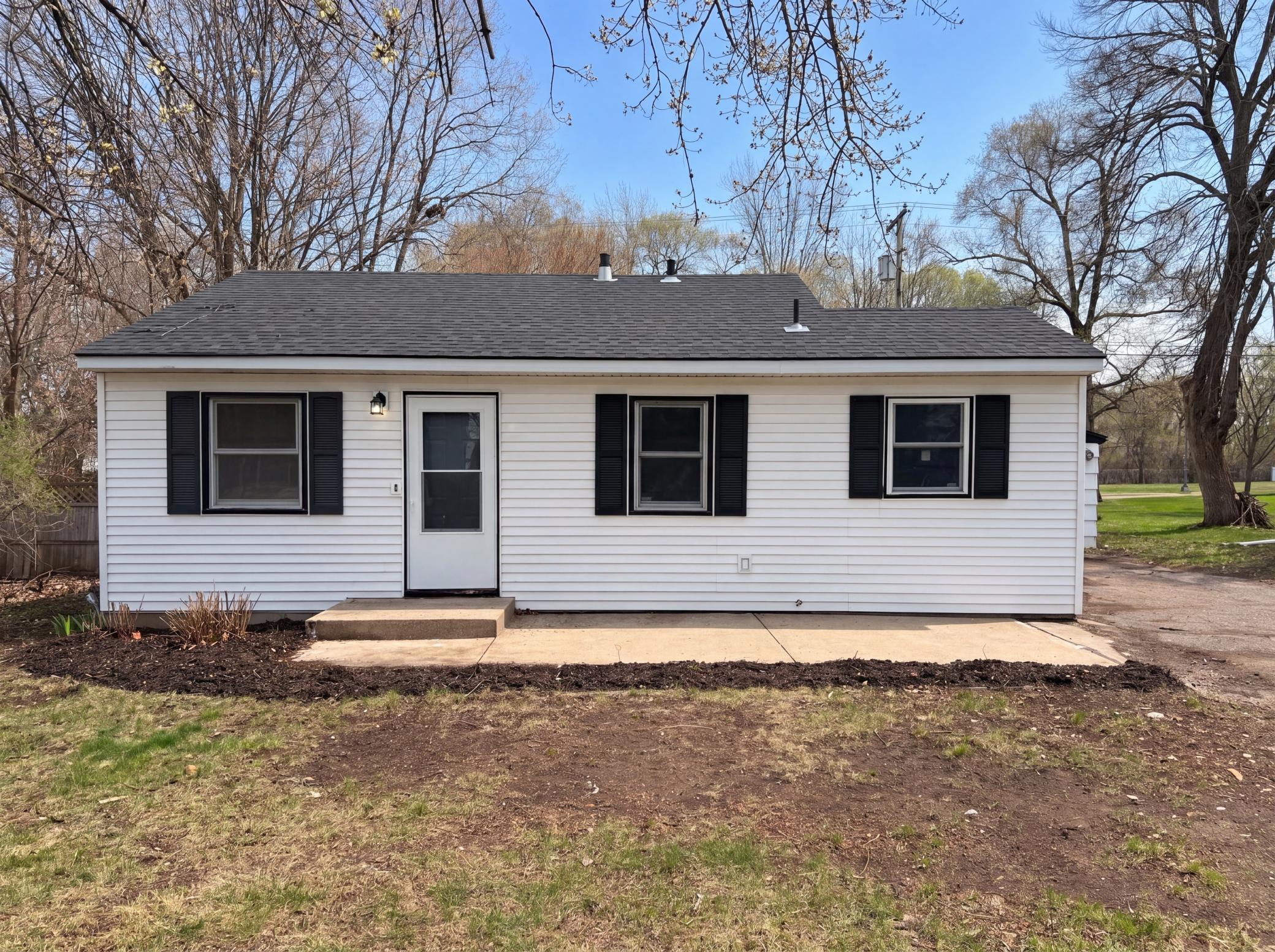 6907 52nd Avenue North Crystal, MN 55428 - Photo 1 of 16