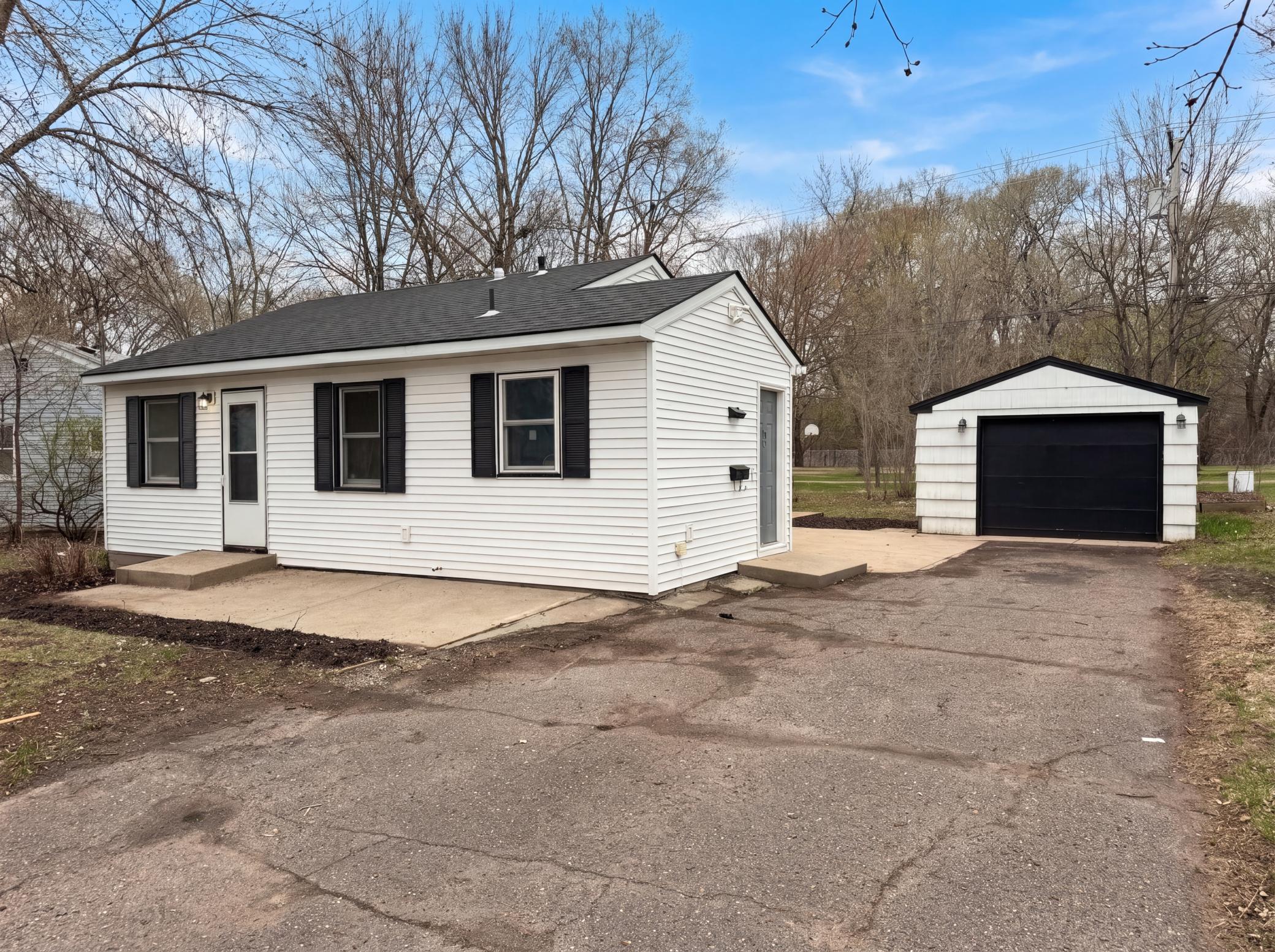 6907 52nd Avenue North Crystal, MN 55428 - Photo 13 of 16