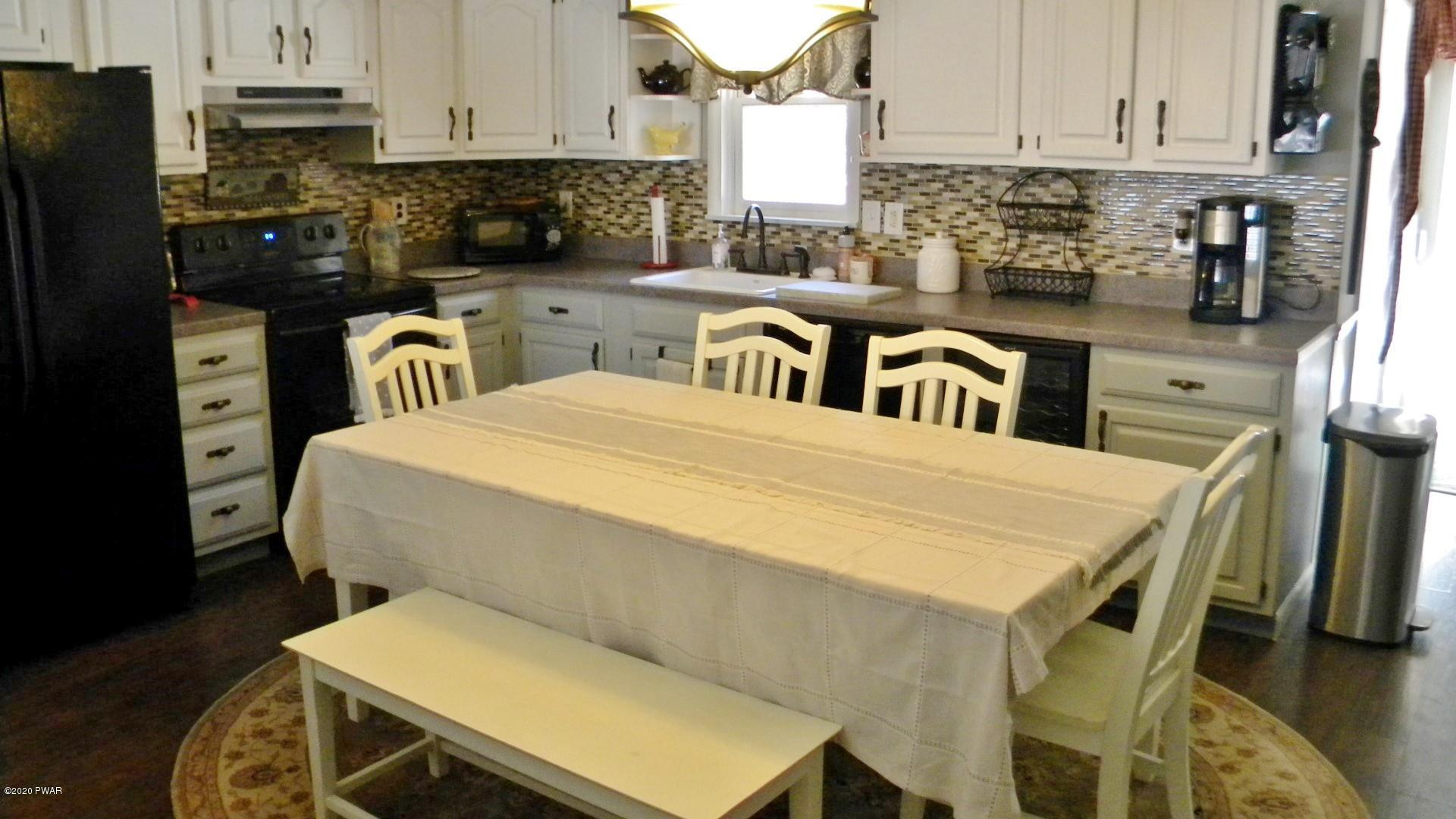 125 Pine Forest Road Greeley, PA 18425 - Photo 20 of 46 16-KITCHEN