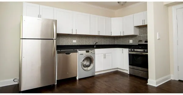 $1,995 | 2129 North Dayton Street, Unit 107, Chicago, IL 60614