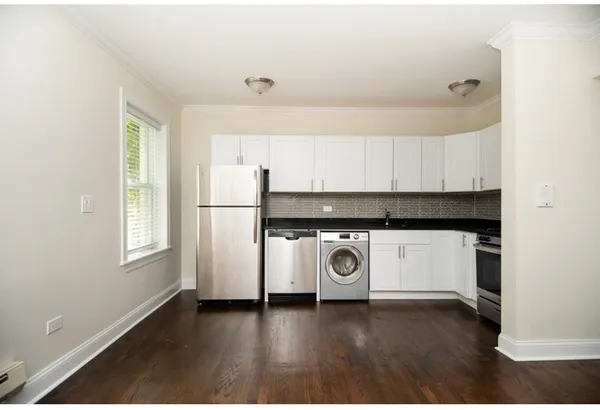 $1,995 | 2129 North Dayton Street, Unit 107, Chicago, IL 60614