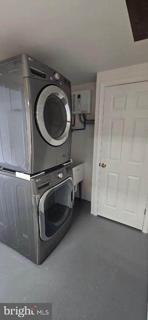 35 Beechtree Road Levittown, PA 19057 - Photo 15 of 20 a utility room with dryer and washer