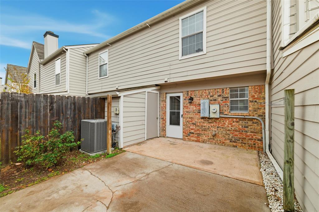112 Churchill Lane Euless, TX 76039 - Photo 27 of 33