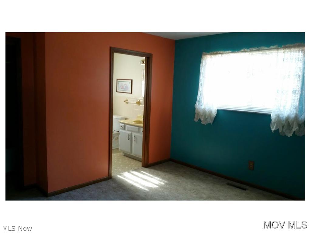 2050 Congress Road Belpre, OH 45714 - Photo 16 of 19 Bedroom 2 view 2