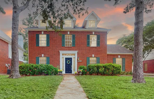 $2,400 | 14919 Forest Trails Drive, Houston, TX 77095