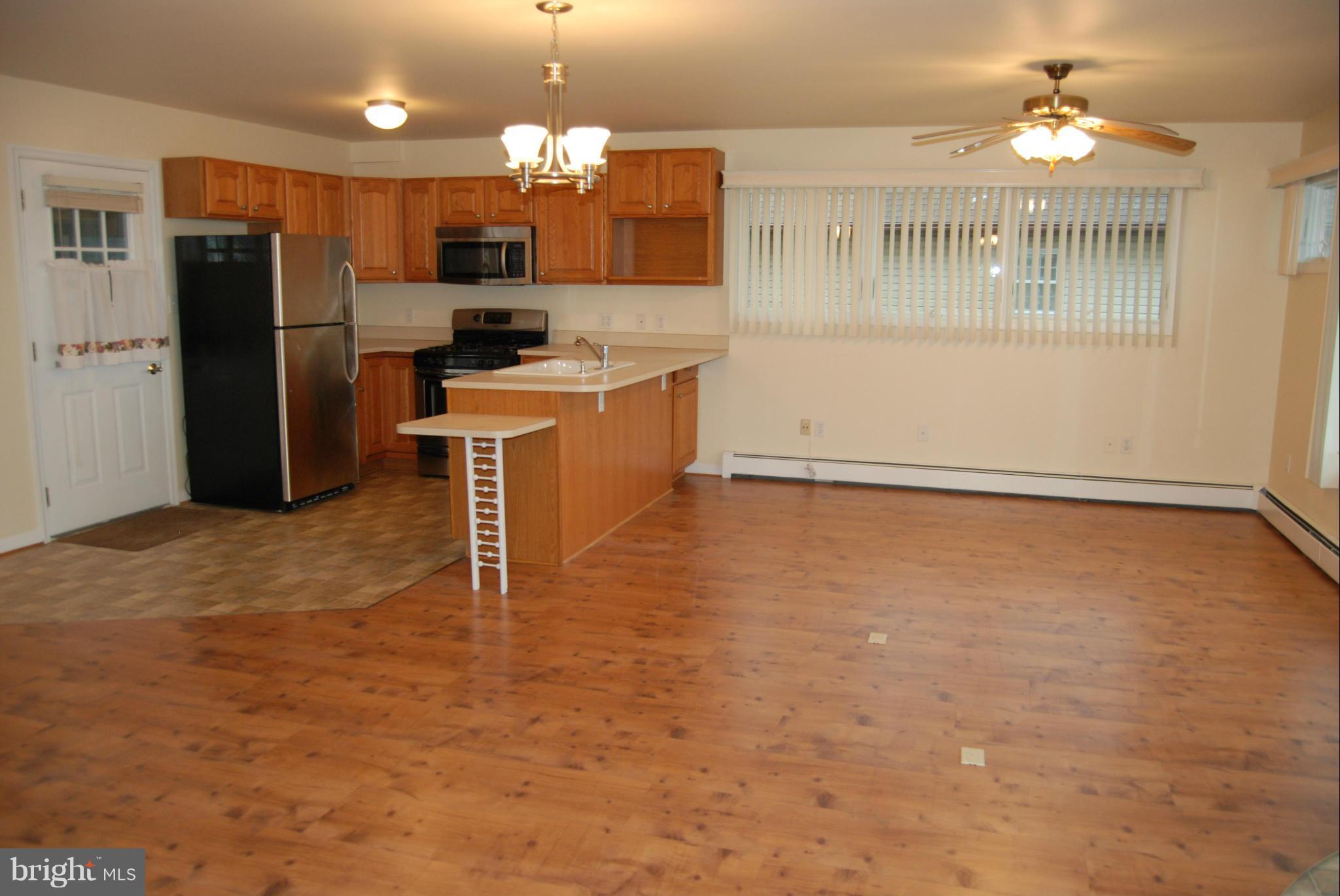 232 Bar Harbor Road Pasadena, MD 21122 - Photo 3 of 24 Interior (General)