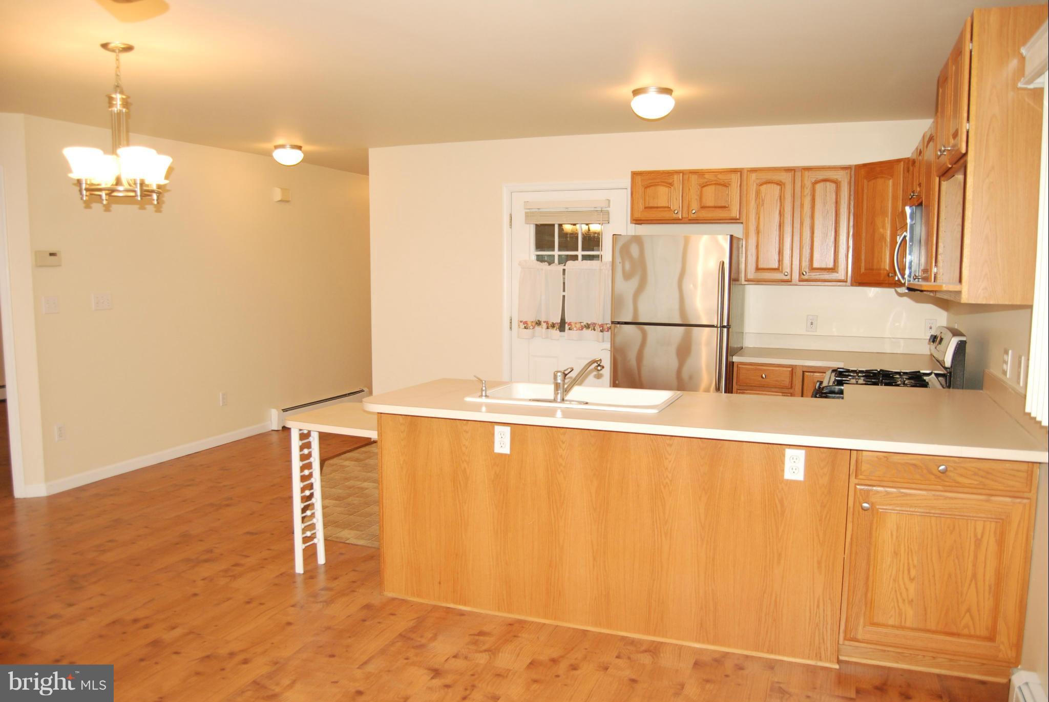 232 Bar Harbor Road Pasadena, MD 21122 - Photo 5 of 24 Interior (General)