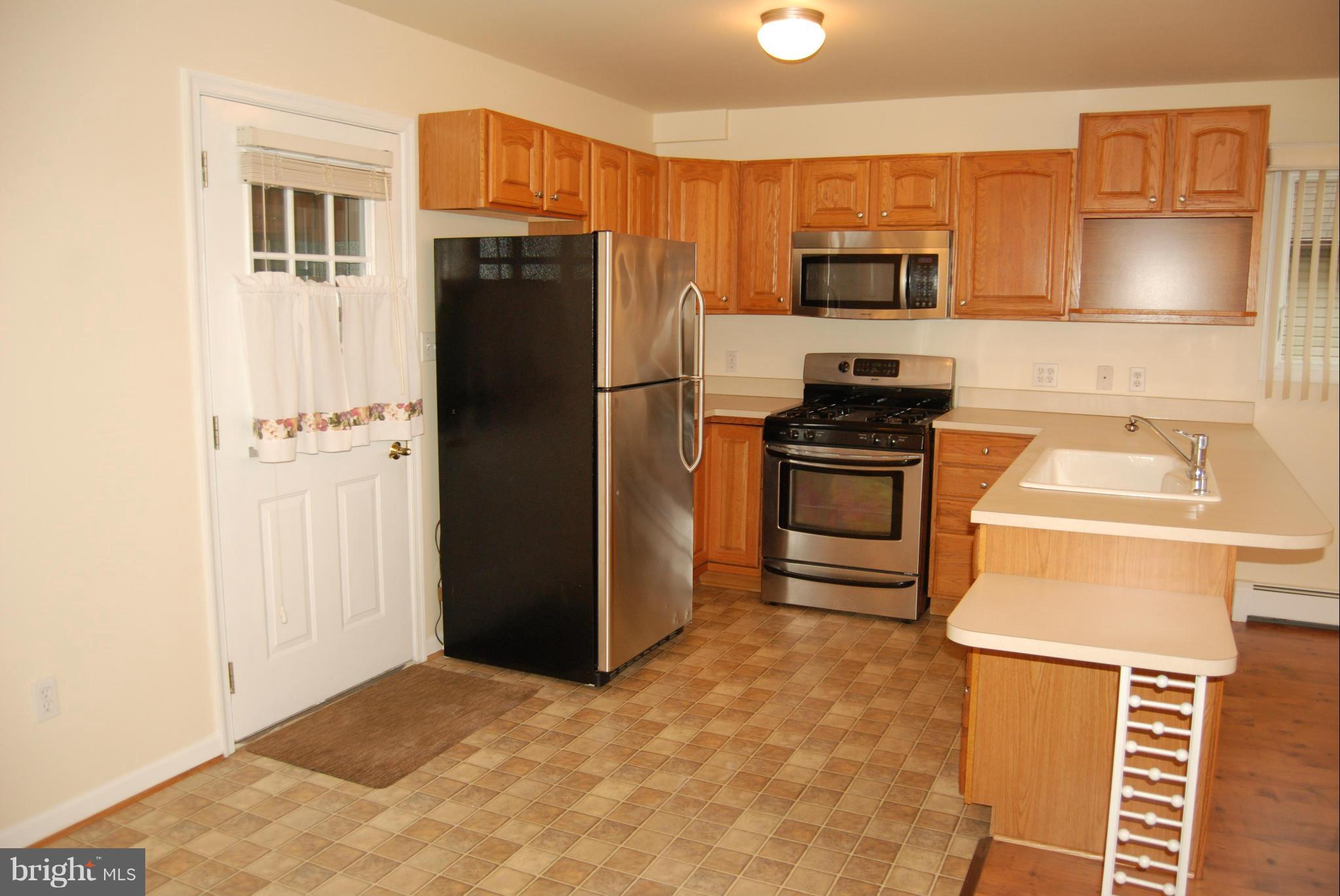 232 Bar Harbor Road Pasadena, MD 21122 - Photo 6 of 24 Kitchen