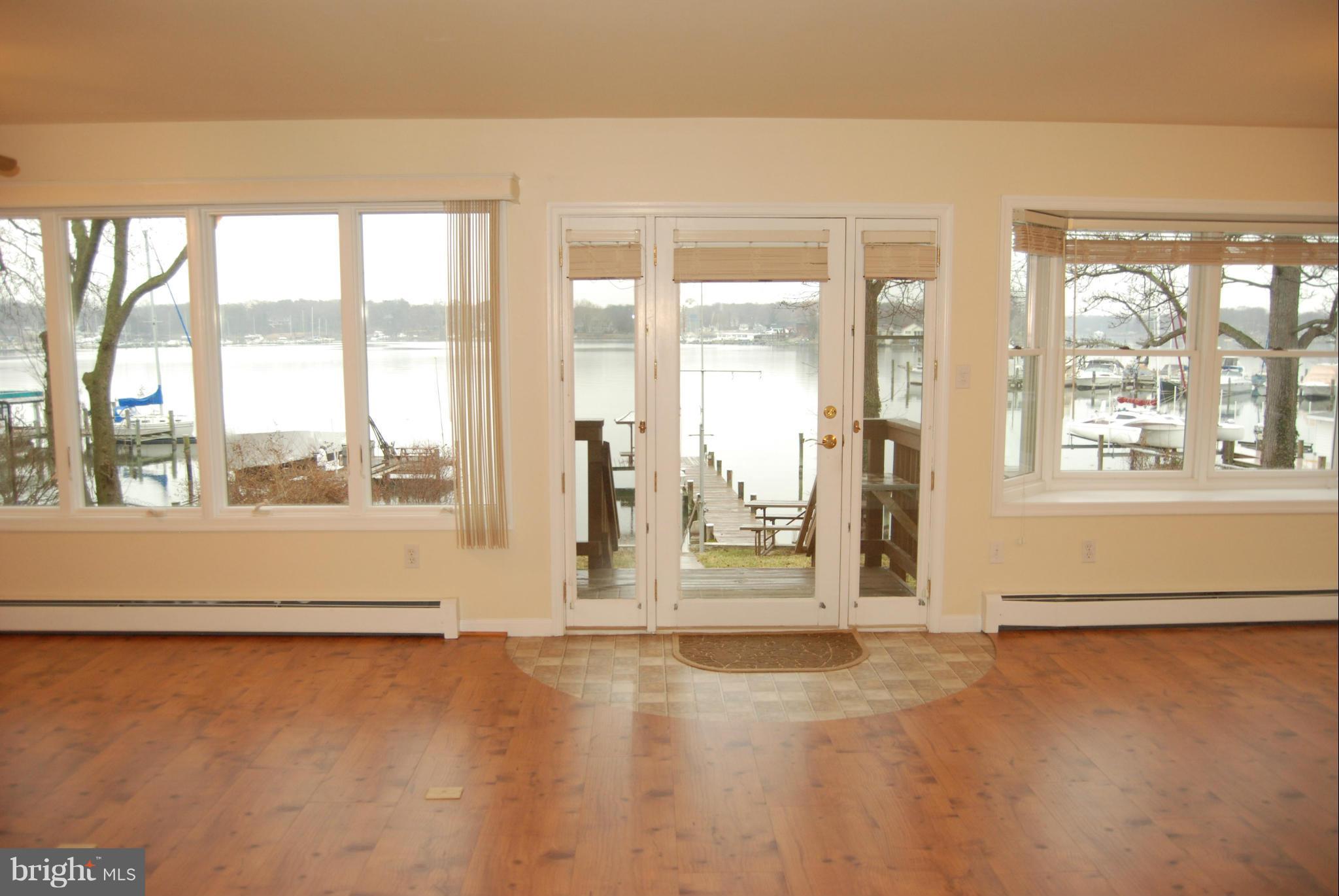232 Bar Harbor Road Pasadena, MD 21122 - Photo 8 of 24 Living Room