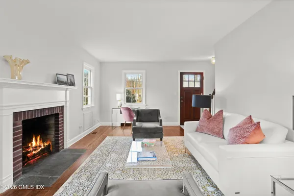 $1,725,000 | 21 Sound Beach Avenue, Old Greenwich, CT 06870